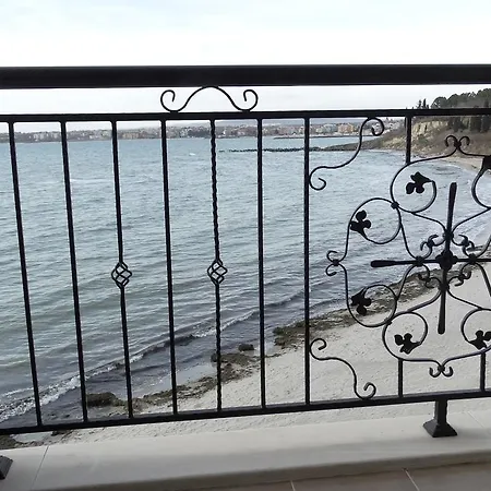 Aparthotel Akrotiria Complex