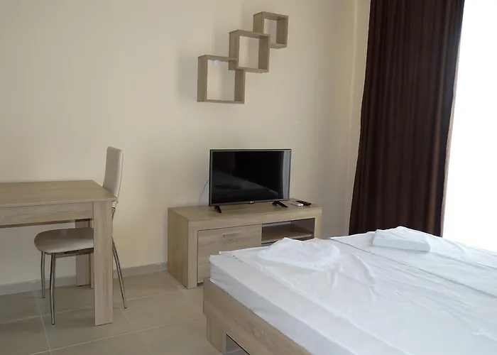 Akrotiria Complex 4*