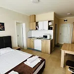 Akrotiria Complex 아파트호텔