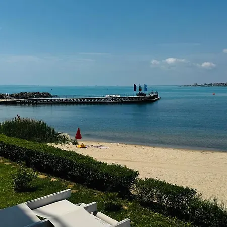 Ξενοδοχείο με διαμερίσματα Akrotiria Complex 3*