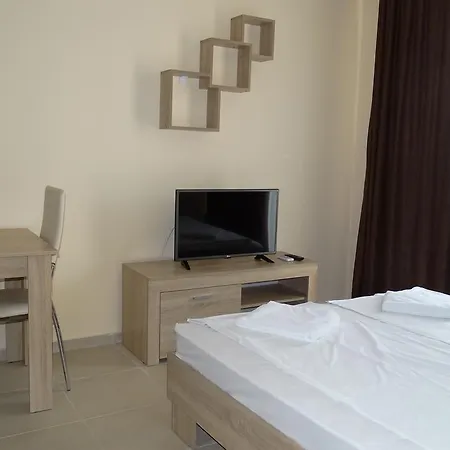 Akrotiria Complex 3*