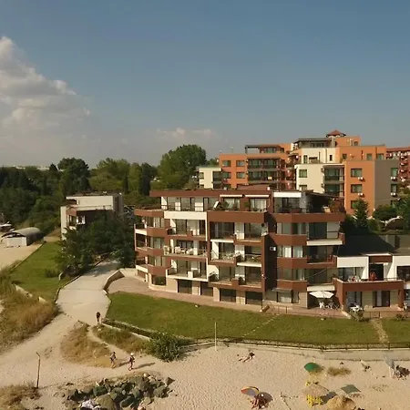 Akrotiria Complex 3*