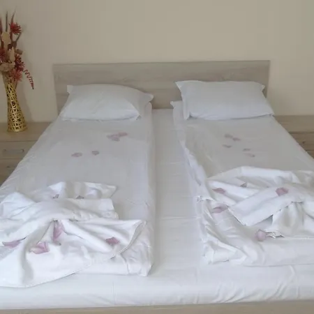 Akrotiria Complex 3*